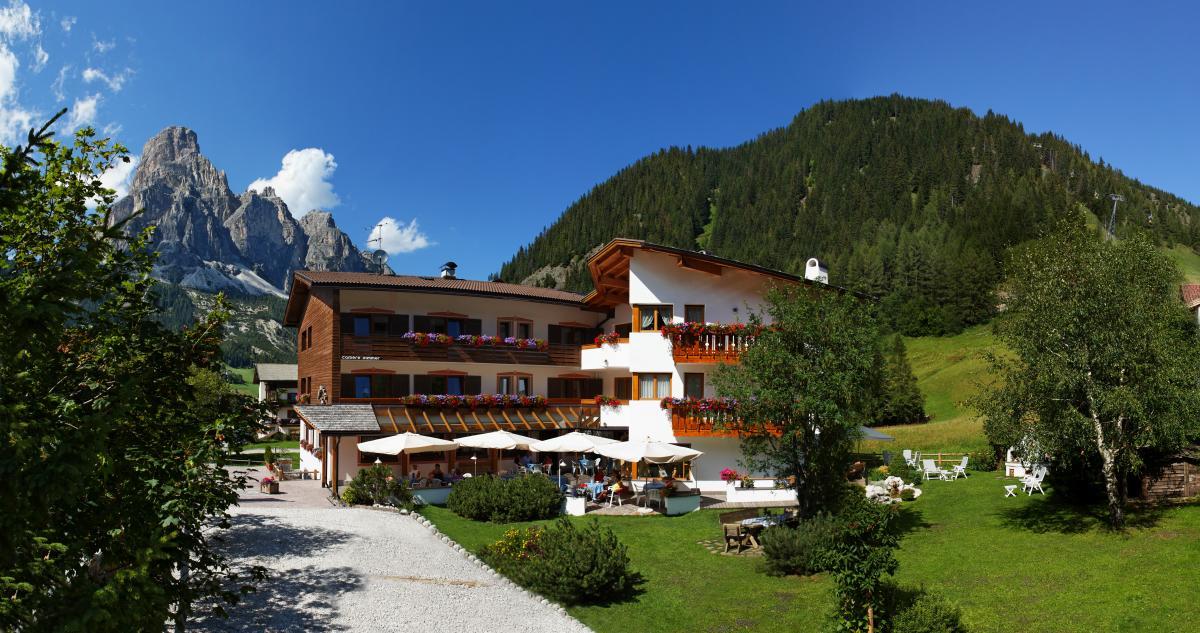 Garni Raetia Hotell Corvara Exteriör bild