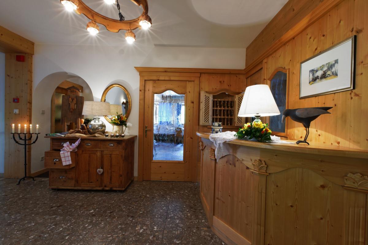 Garni Raetia Hotell Corvara Exteriör bild