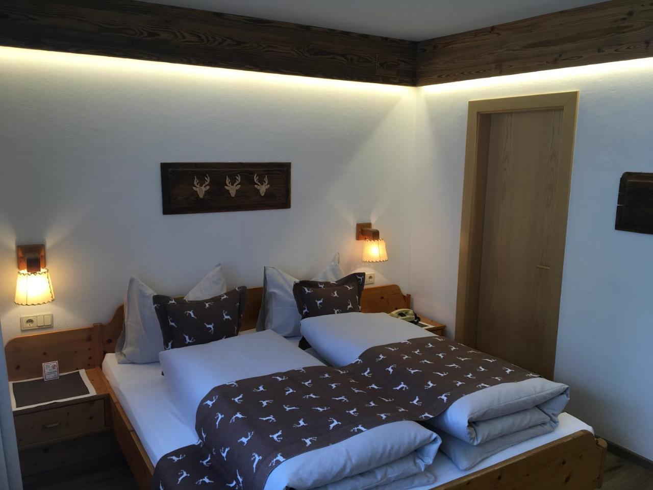 Garni Raetia Hotell Corvara Exteriör bild